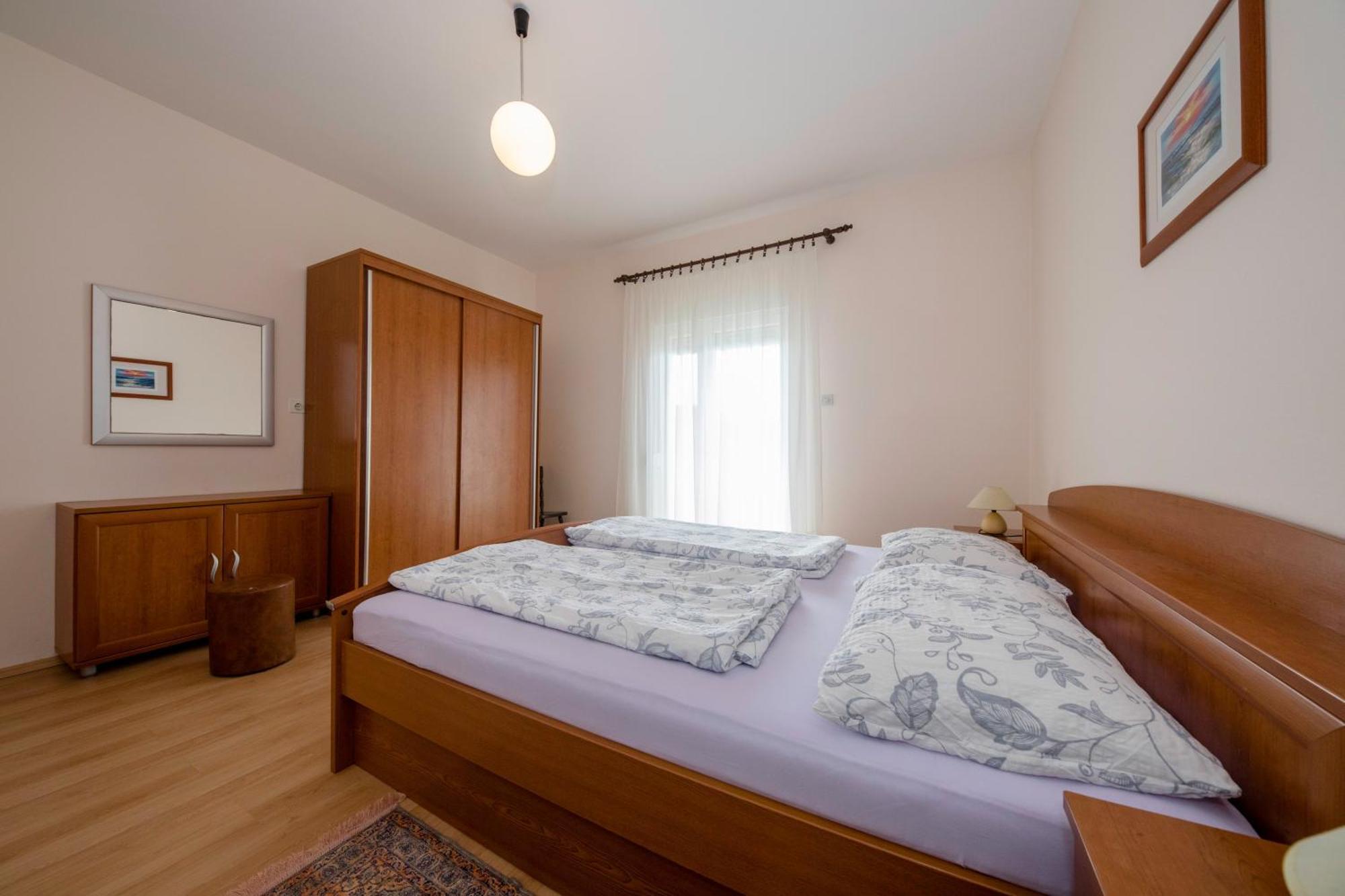 Apartments By The Sea Supetarska Draga - Donja, Rab - 11769 Rom bilde