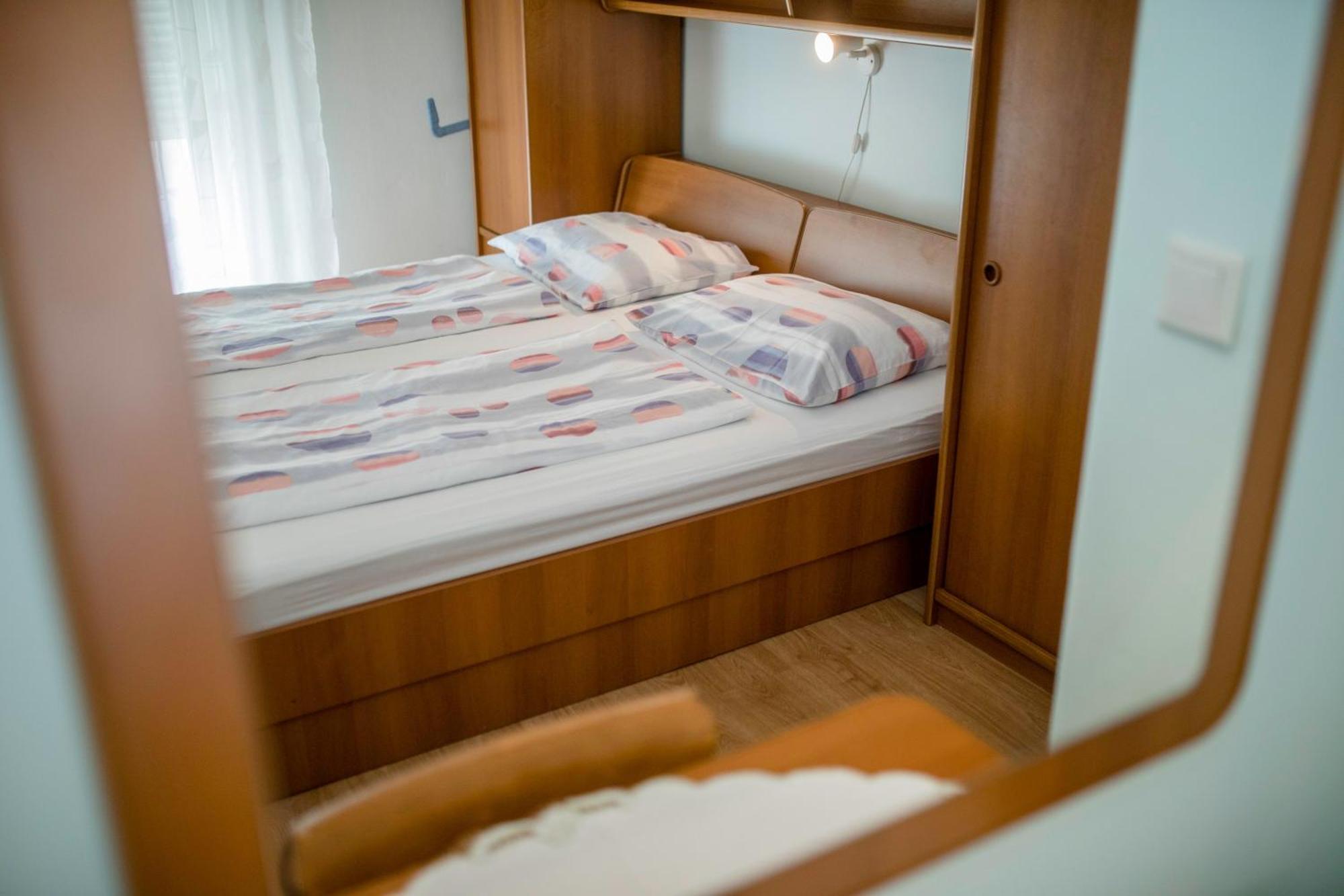Apartments By The Sea Supetarska Draga - Donja, Rab - 11769 Rom bilde